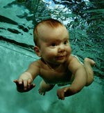赤ちゃんのためのプール - 早期の水泳 赤ちゃんのためのプール - 早期の水泳