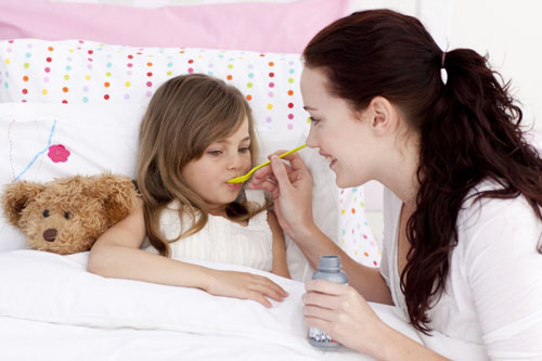 子供に喉の痛みがある場合はどうすればいいですか？