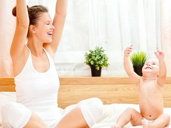 ヨガをする：子供のための3つの便利な練習