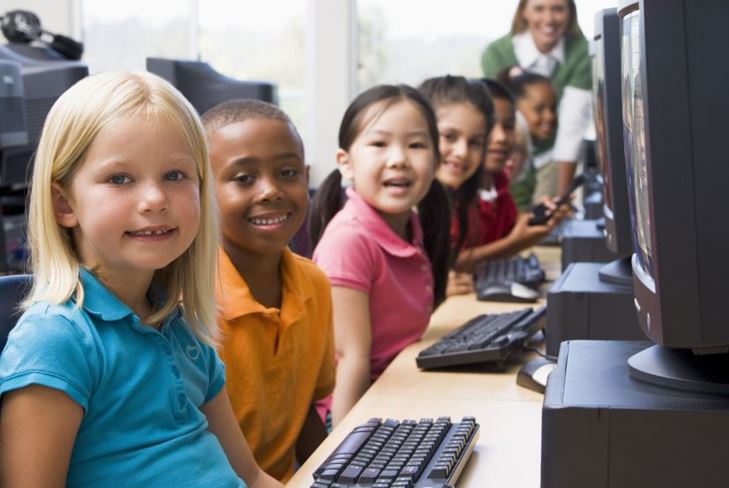 若い幼稚園のためのコンピュータゲームの開発：サイトの概要