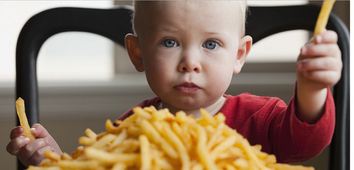 子供のメニュー上の揚げ物：どのように、いつ、どのくらい