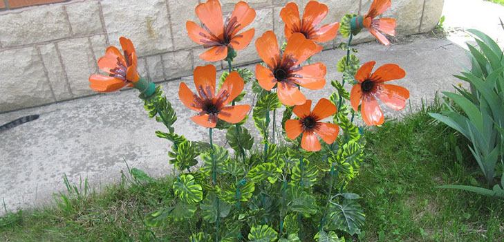 プラスチックボトルからの花：自分の手でプラスチック工芸品を作るためのマスタークラス