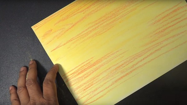 テーマ「秋」を描く：鉛筆と幼稚園と学校用の塗料によるマスタークラス1-5クラス