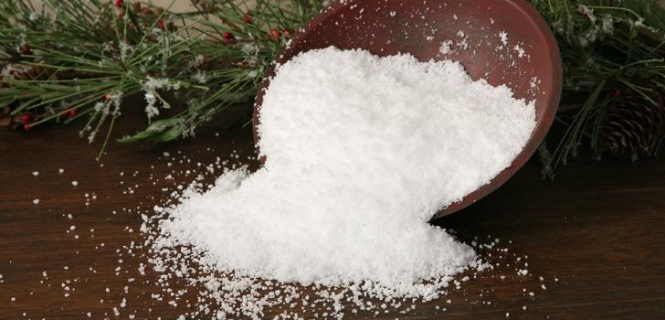 自分の手で人工の雪