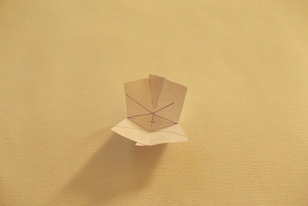 あなた自身の手で紙から剣を作る方法