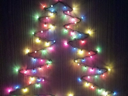 珍しいクリスマスツリーを作る方法