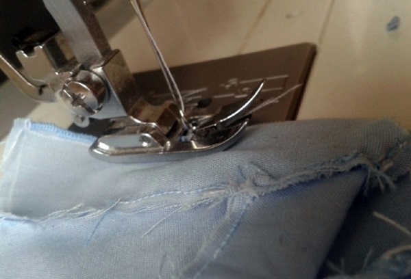 あなたの手で人形服を縫う方法