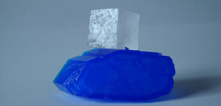 自宅で塩から水晶を育てる方法