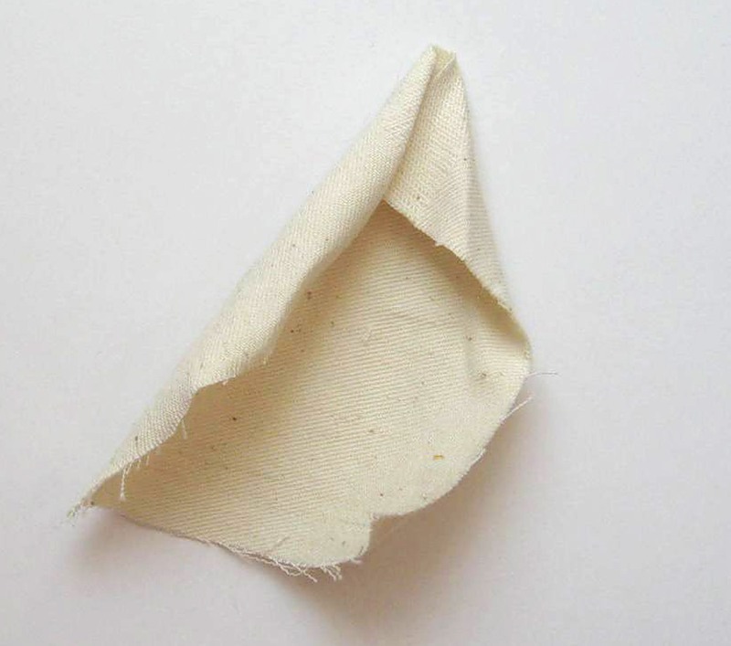 Maslenitsa人形は私たち自身の手で作っています。