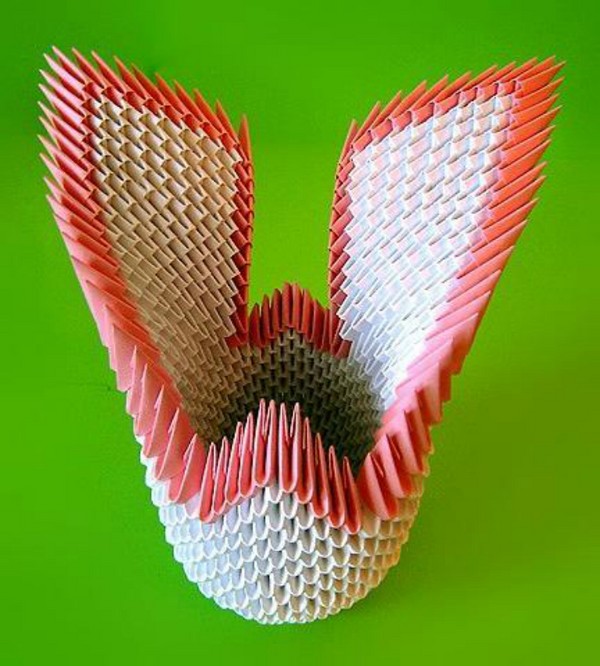 モジュールから白鳥の折り紙を作る方法 - 写真とビデオを使った段階的な指示