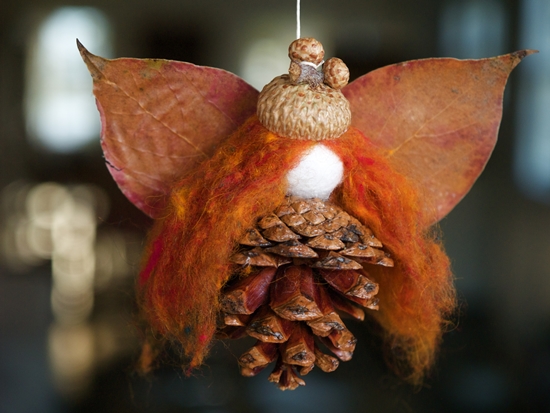自然素材でできた秋の工芸品：写真