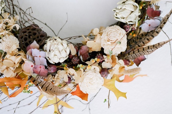 秋の工芸品は手を所有する