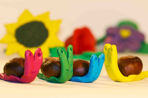 秋のテーマで栗の工芸品