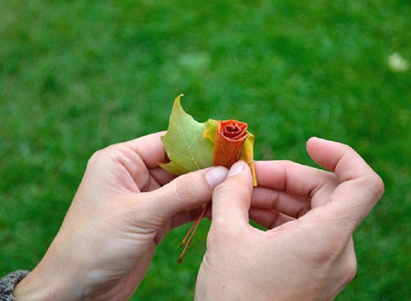 「秋」のテーマの葉の工芸品
