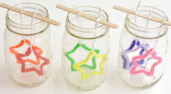 宇宙飛行の日のための工芸品