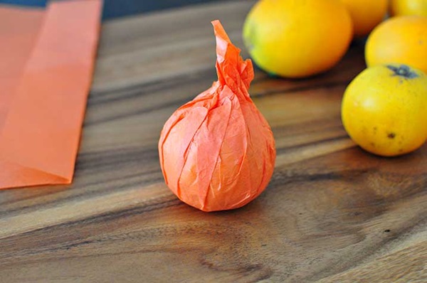 Halloweenの子供のための工芸品