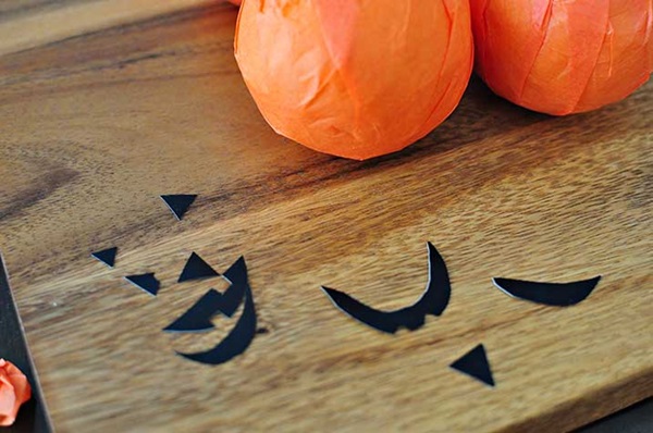 Halloweenの子供のための工芸品