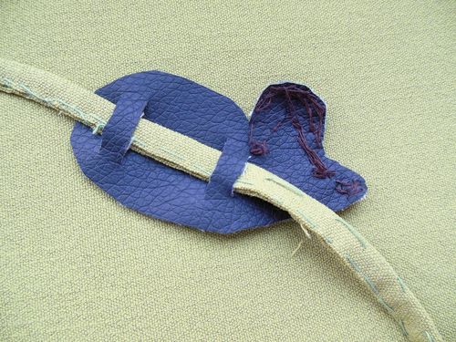 柔らかいおもちゃが自分の手で