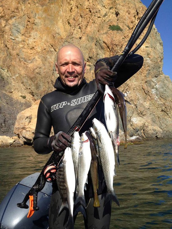 大小の魚：クリミアでの釣りに最適な場所