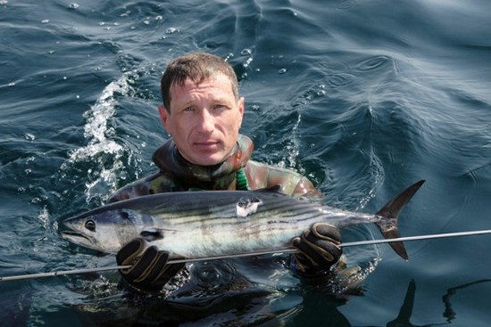 大小の魚：クリミアでの釣りに最適な場所