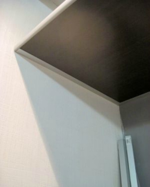 自分の手で組み込んだワードローブ