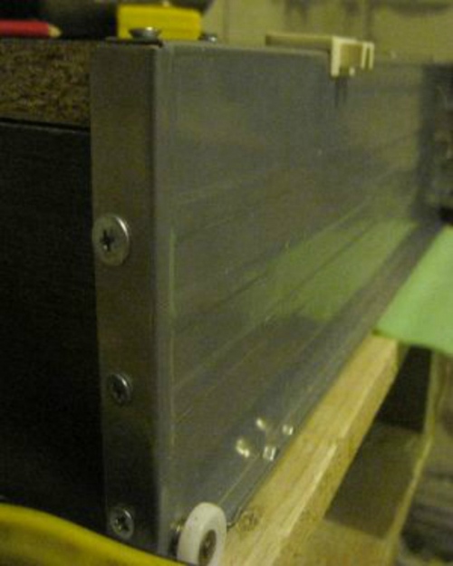自分の手で組み込んだワードローブ