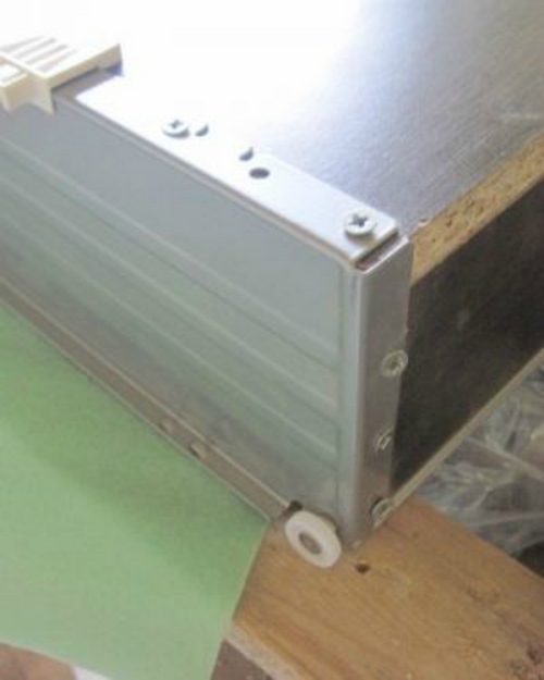自分の手で組み込んだワードローブ