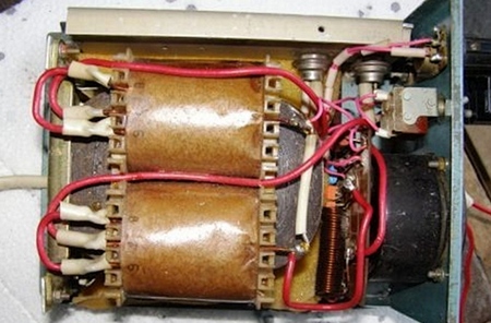 あなたの手で車のバッテリーの充電器 - それは簡単です！