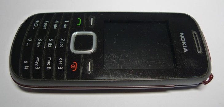 あなたの携帯電話から傷を取り除く方法