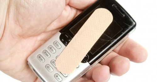 あなたの携帯電話から傷を取り除く方法