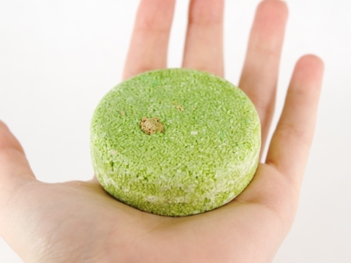 固体シャンプーLush：構成、レビュー