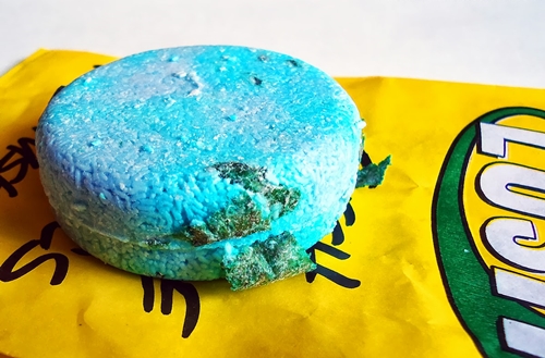 固体シャンプーLush：構成、レビュー