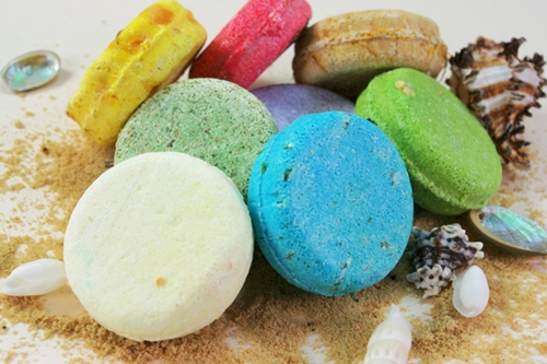 固体シャンプーLush：構成、レビュー