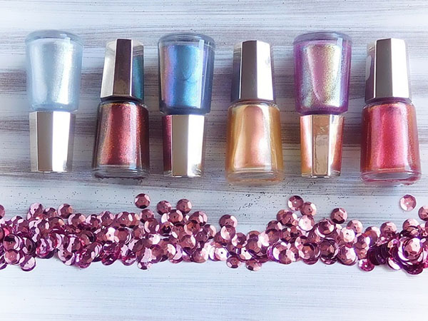 ワニスのコレクションの休日のマジックMavala Disco Color
