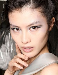 ファッショナブルなネイルポリッシュ2012