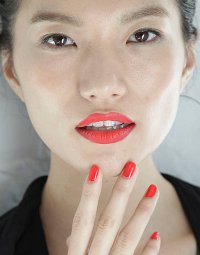 ファッショナブルなネイルポリッシュ2012