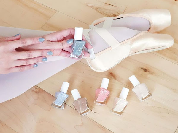 パステルマニキュア：ワニスのコレクションEssie Gel Couture Ballet Nudes 2017