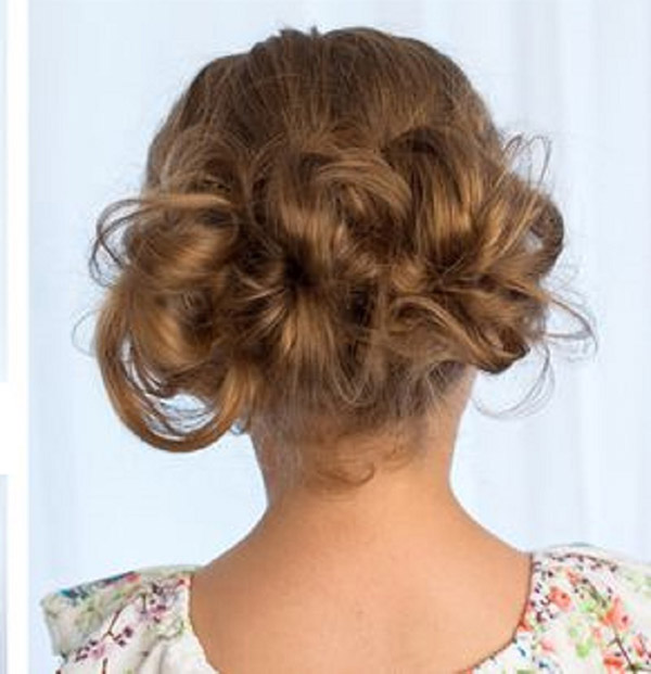 新年2017のための自分の手で女の子のためのヘアスタイル - 短い、中型および長い髪のためのアイデア、ステップバイステップの写真とビデオ