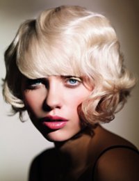 ヘアスタイルは、2012年のデミで ヘアスタイルは、2012年のデミで