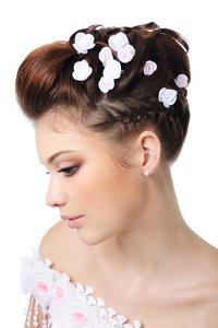 花のウェディングヘアスタイル