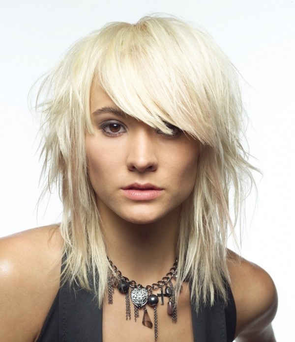 スタイリングなしのスマートなヘアカット - 写真とレビュー