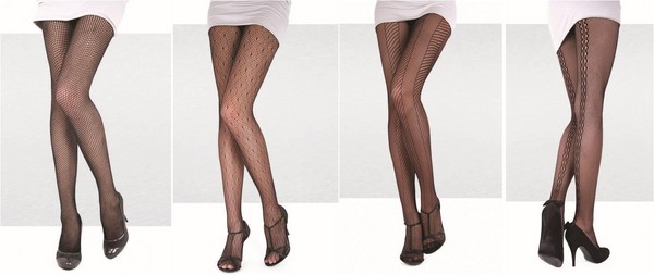 ストッキングの女性の足 -  2016：写真のレビュー