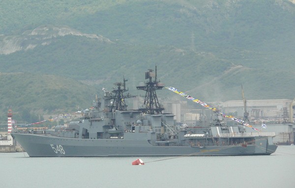 海軍2016年のおめでとう。短くて面白い。モスクワ、サンクトペテルブルク、クロンシュタット、セヴァストポリ、ノボロシスクでの2016年の海軍日のためのお祝いプログラム