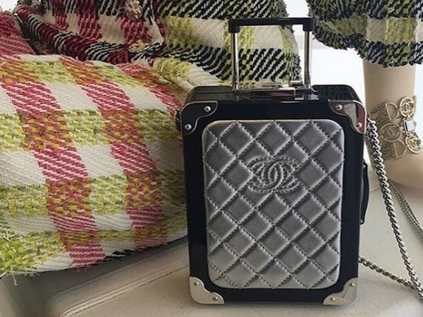 ロードコール：ChanelのクラッチスーツケースTrolley Minaudiere