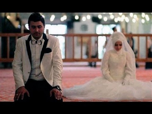 結婚式の夜を過ごすには？イスラム教徒のための結婚式の夜