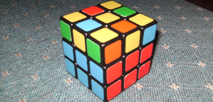 Rubikの立方体を追加する方法。 Rubikの立方体3x3、アセンブリ図を収集する