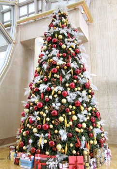 クリスマスツリーを飾る方法 クリスマスツリーを飾る方法