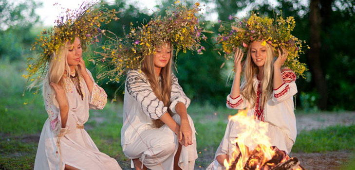 2016年のIvan Kupalaの数は？占い、儀式、伝統は休日に関連していますか？ Ivan Kupala、おめでとうに何をすべきか