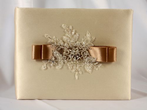 自分の手で結婚式を願う本