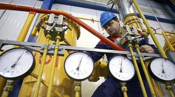 モスクワ、サンクトペテルブルク、ロシアの他の都市で2016年に暖房を含む場合